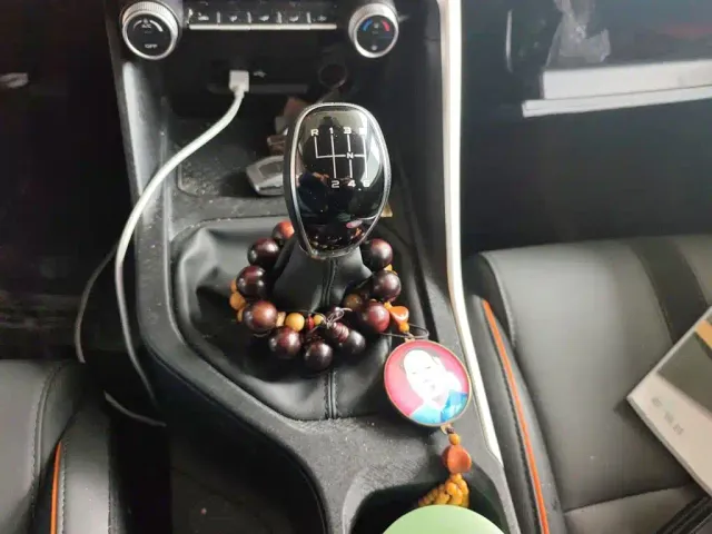 Geely Binyue — Фото автомобиля 10