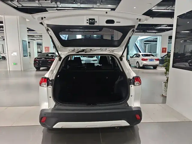 Toyota Corolla Cross — Фото автомобиля 18