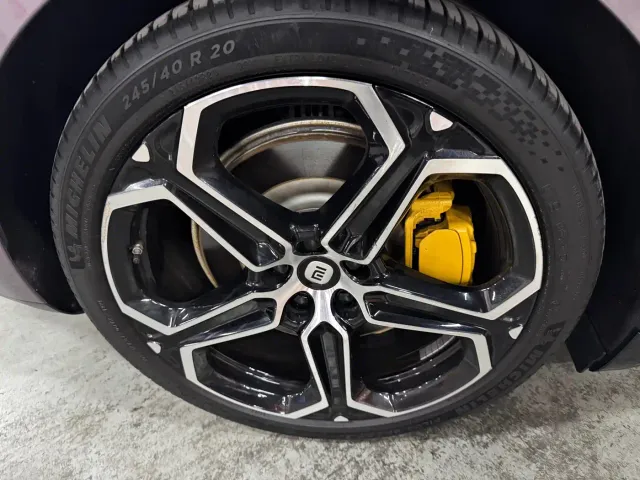 Xiaomi SU7 — Фото автомобиля 19