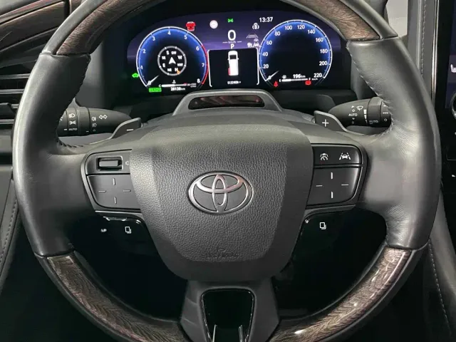 Toyota Alphard — Фото автомобиля 6