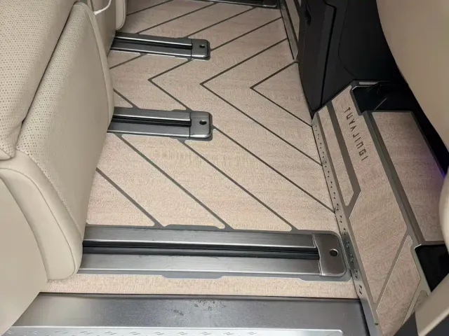 Toyota Alphard — Фото автомобиля 4