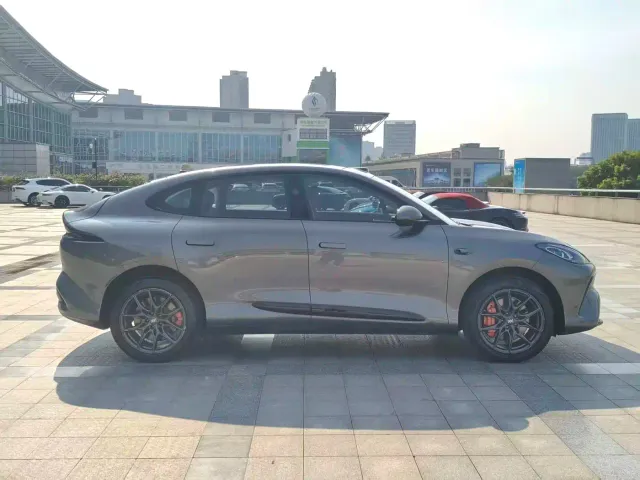 IM Motors LS6 — Фото автомобиля 6