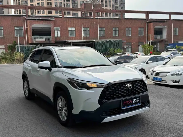 Toyota Corolla Cross — Фото автомобиля 3