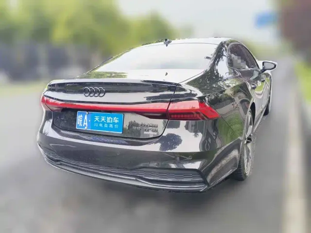 Audi A7L — Фото автомобиля 2