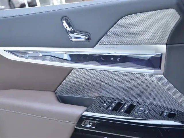 BMW 7 Series — Фото автомобиля 6