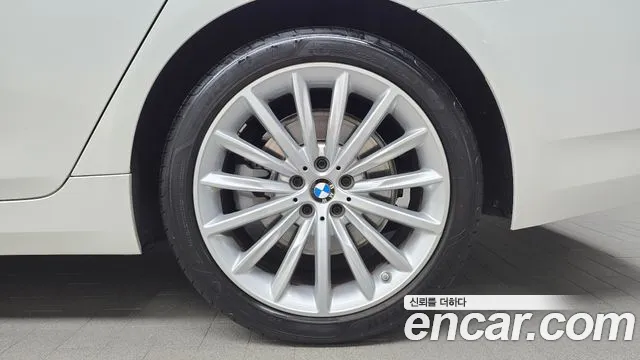 BMW 5 Series G30 — Фото автомобиля 6