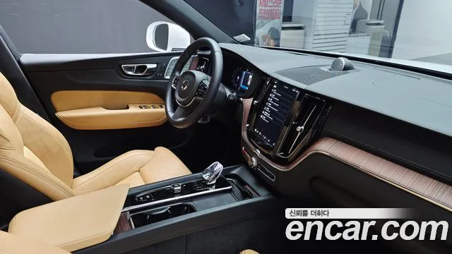 Вольво XC60 — Фото автомобиля 17