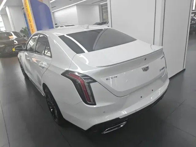 Cadillac CT4 — Фото автомобиля 4