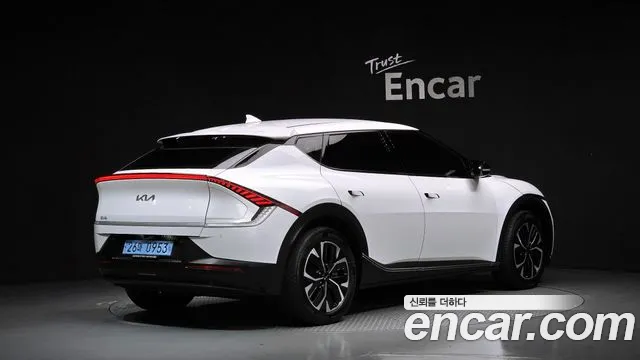Kia EV6 — Фото автомобиля 2