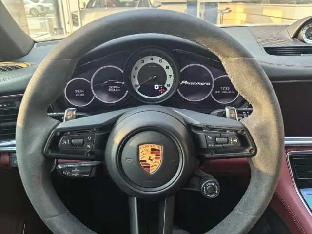 Porsche Panamera — Фото автомобиля 9