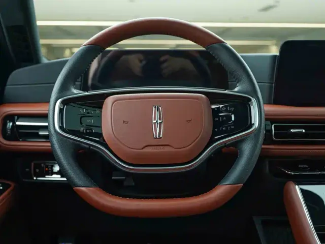 Lincoln Aviator — Фото автомобиля 17