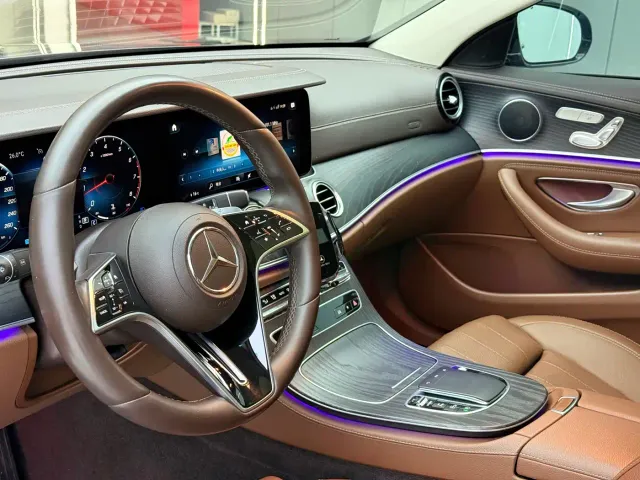 Mercedes-Benz E-Class — Фото автомобиля 5