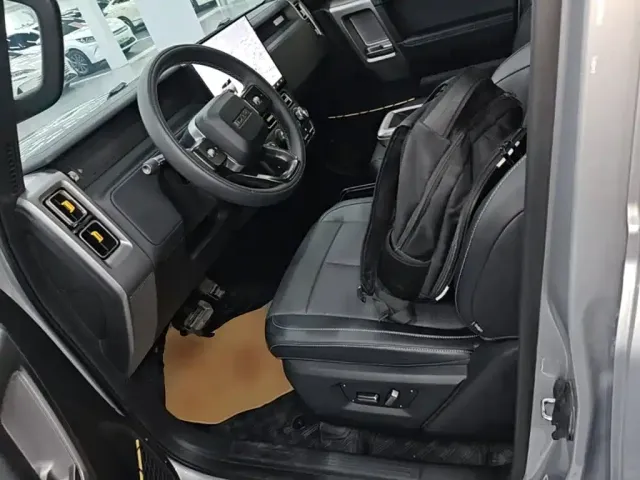 iCAR V23 — Фото автомобиля 14