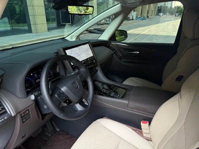 Toyota Vellfire — Фото автомобиля 8