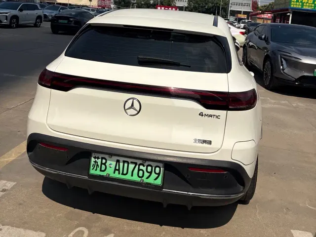 Mercedes-Benz EQC — Фото автомобиля 6