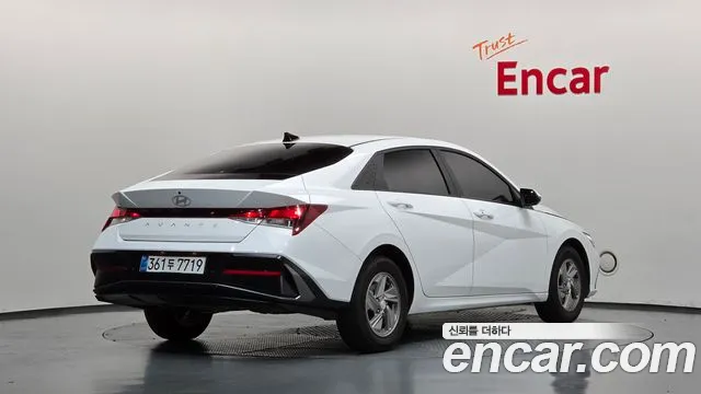 Hyundai Avante — Фото автомобиля 2