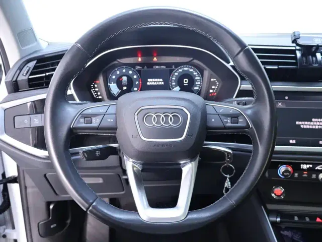 Audi Q3 — Фото автомобиля 16