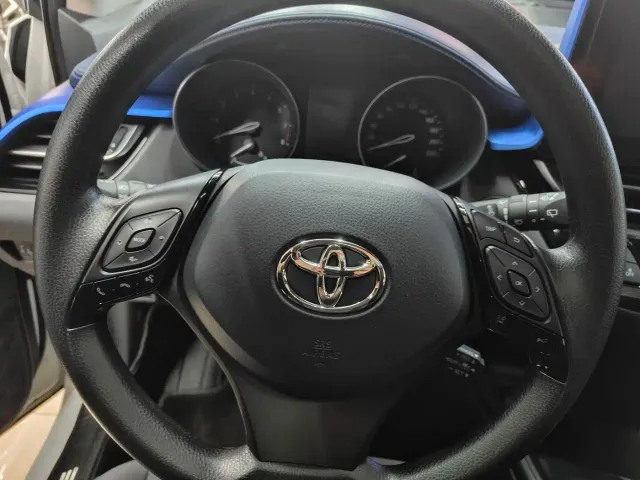 Toyota C-HR — Фото автомобиля 14