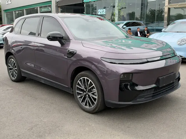 Leapmotor B10 — Фото автомобиля 3