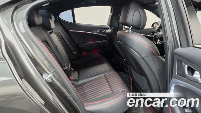 Genesis G70 New — Фото автомобиля 12