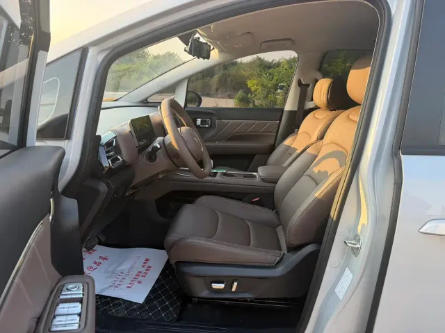 Wuling Starlight 730 — Фото автомобиля 8