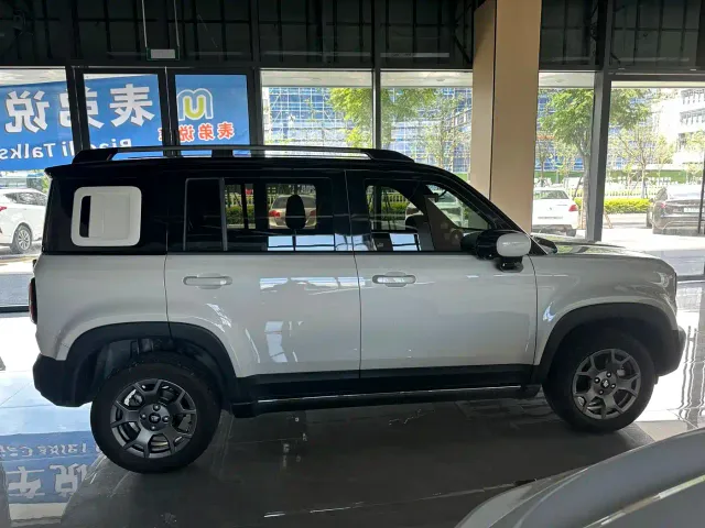 Baojun Yep Plus — Фото автомобиля 3