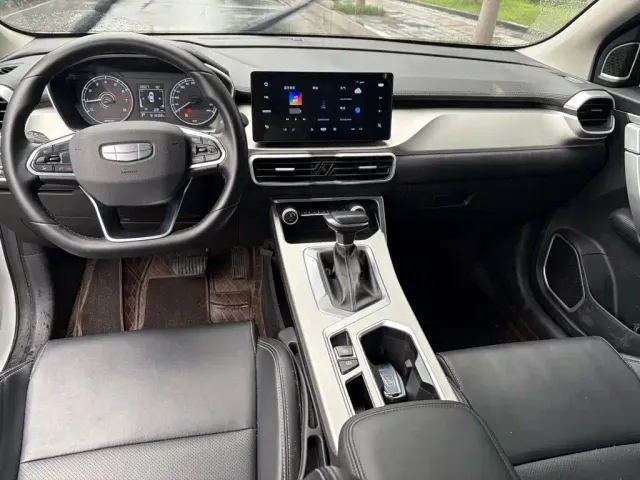 Geely Binyue — Фото автомобиля 4