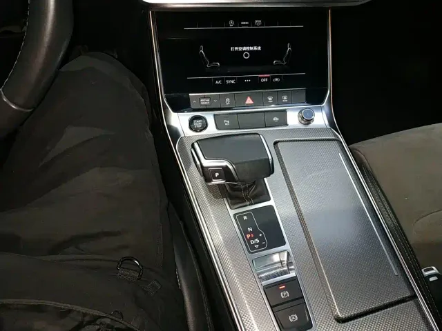 Audi A6L — Фото автомобиля 9