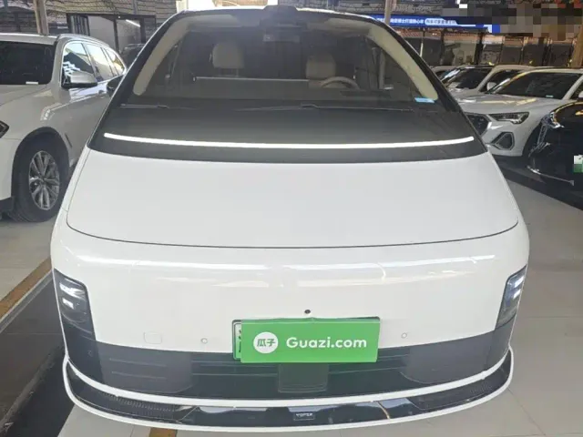 Li Auto MEGA — Фото автомобиля 2