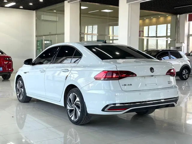 Volkswagen Bora — Фото автомобиля 4