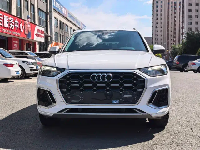Audi Q5L — Фото автомобиля 2