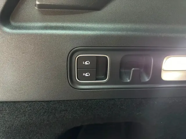 Li Auto Li Auto L6 2025 Pro Smart Renewal Edition — Фото автомобиля 16