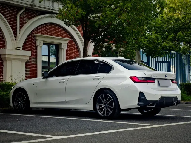 BMW 3 Series — Фото автомобиля 6