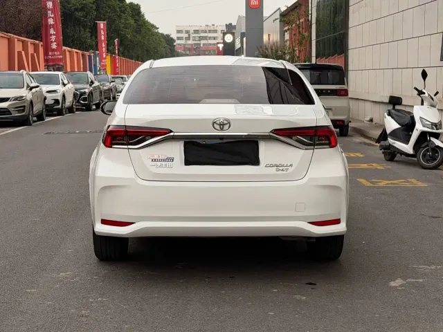 Toyota Corolla — Фото автомобиля 5