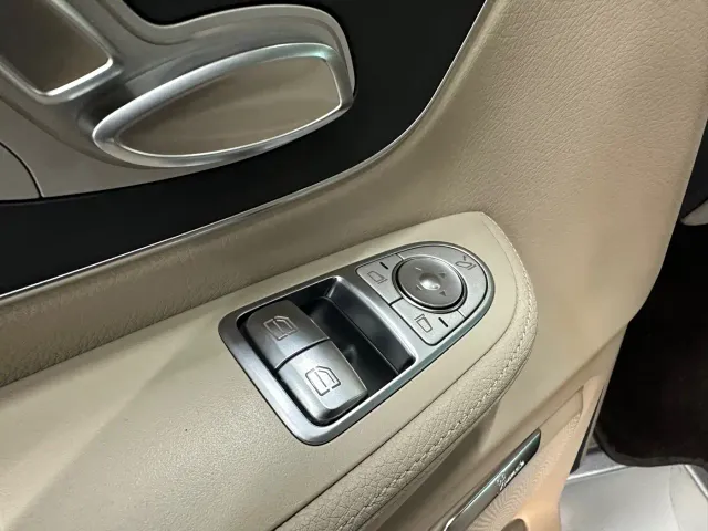 Mercedes-Benz V-Class — Фото автомобиля 6