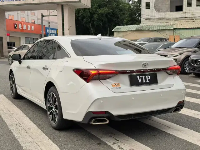 Toyota Avalon — Фото автомобиля 18