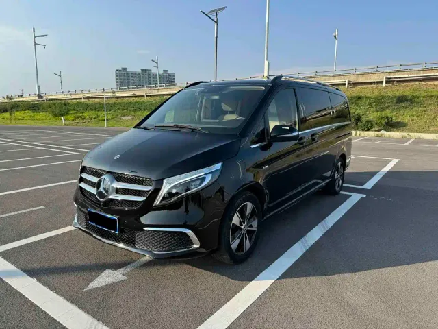 Фотография автомобиля — Mercedes-Benz V-Class