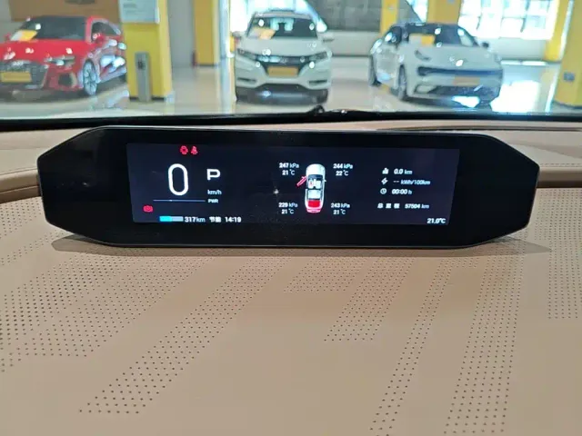 GAC Hyptec HT — Фото автомобиля 11