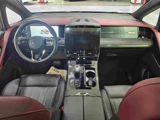 GAC Trumpchi M8 — Фото автомобиля 6