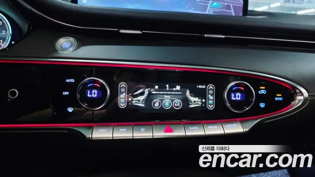 Genesis GV70 — Фото автомобиля 15