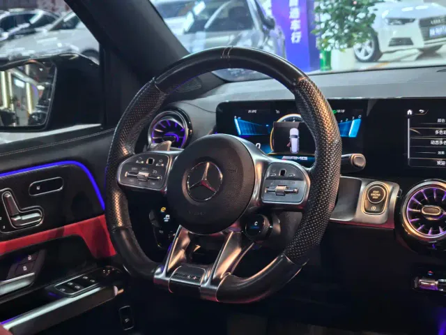 Mercedes-Benz GLB AMG — Фото автомобиля 9