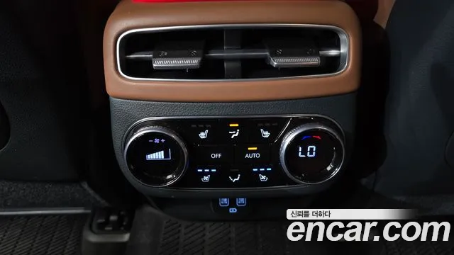 Genesis GV70 2.5T Бензин 2WD — Фото автомобиля 30