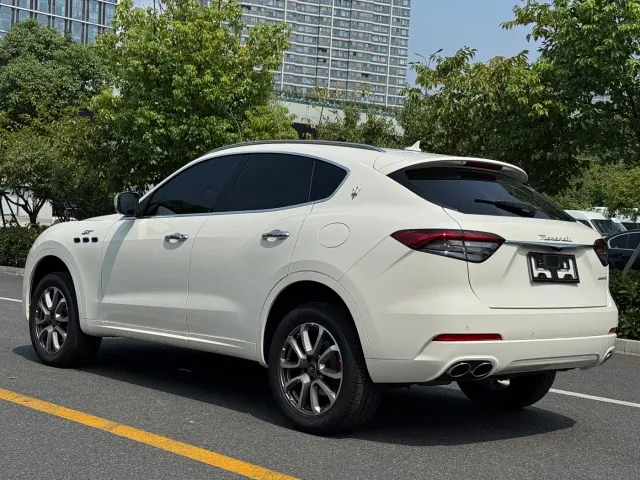 Maserati Levante — Фото автомобиля 16
