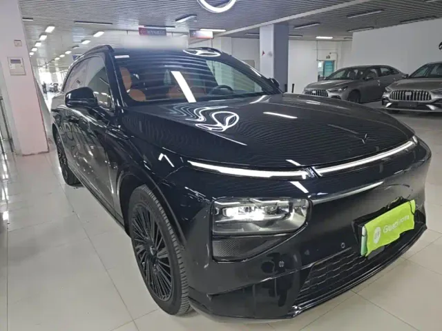 Xpeng G9 — Фото автомобиля 3