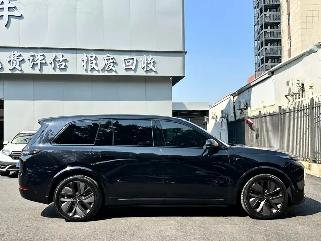 Li Auto L9 — Фото автомобиля 9