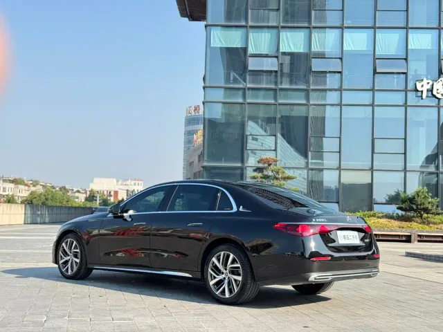 Mercedes-Benz E-Class — Фото автомобиля 7