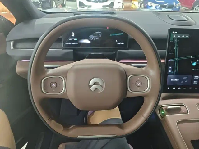 Nio ES8 — Фото автомобиля 10