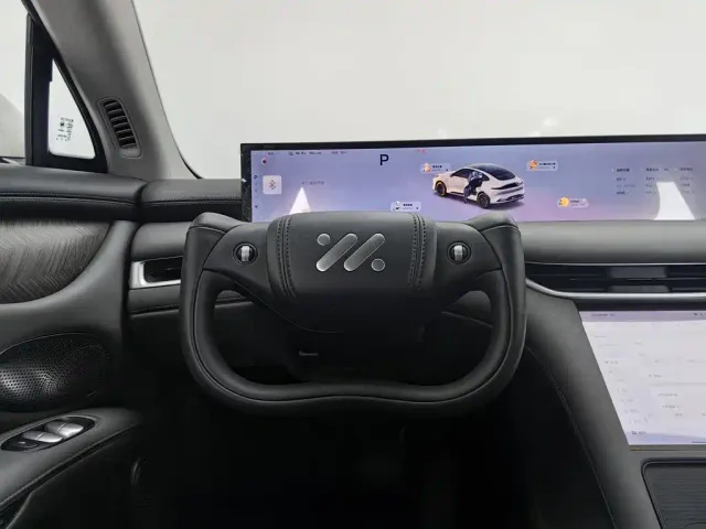 IM Motors LS6 — Фото автомобиля 11