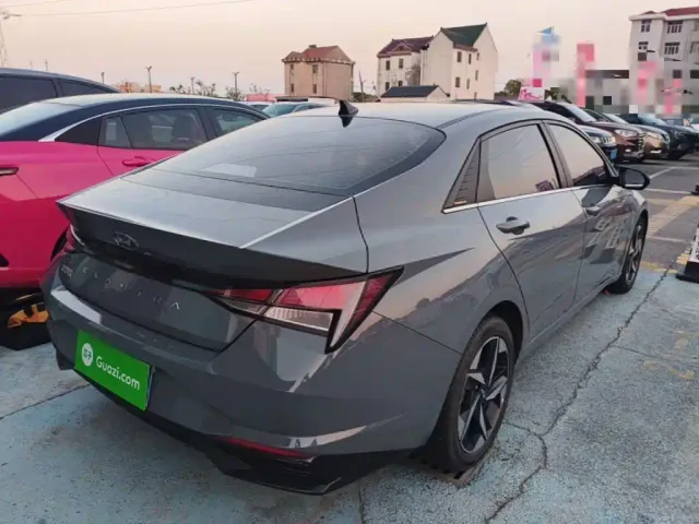 Hyundai Elantra — Фото автомобиля 6