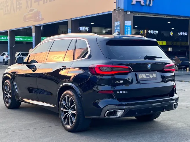 BMW X5 — Фото автомобиля 6